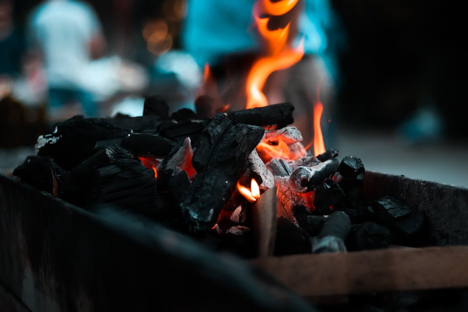  drei voraussetzungen für ein Feuer: Sauerstoff, Brennstoff und Wärme